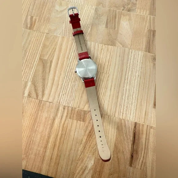 Timex ladies silver tone red leather classic watch NEW BATTERY - Picture 9 of 11